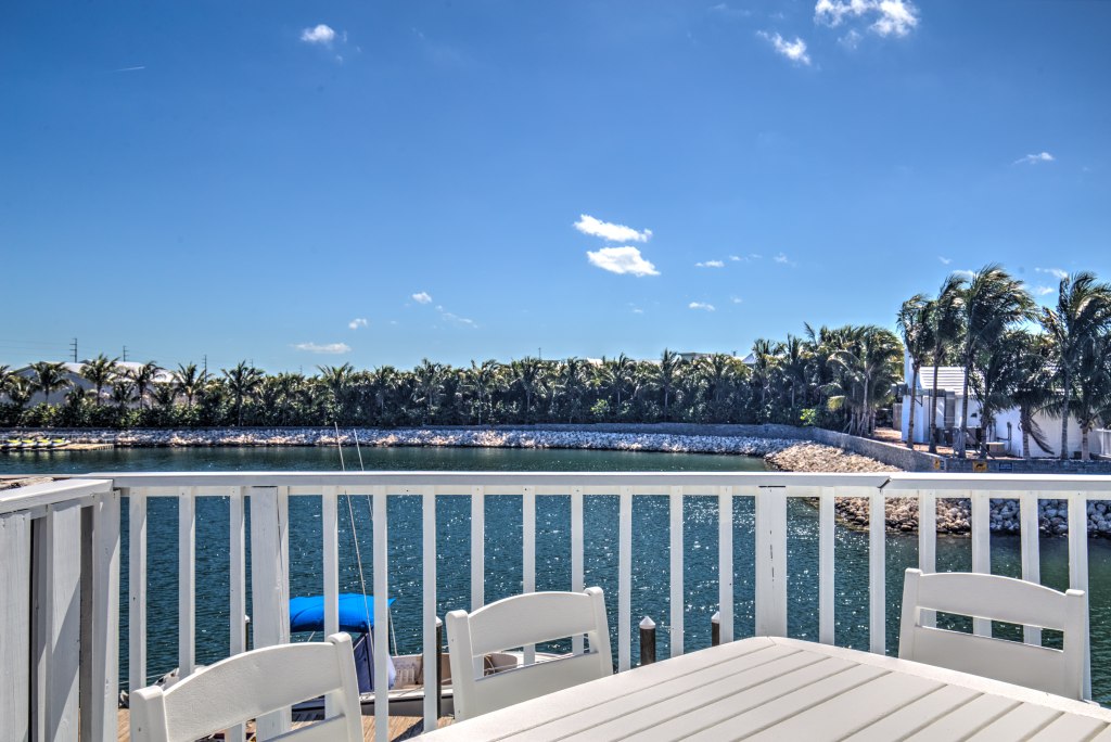 4 Bedrooms at 7Mile Bridge(MA563) Florida Keys Vacation Rentals
