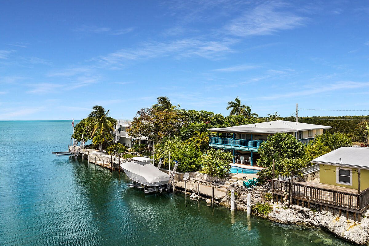 Grouper Oasis