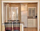 Breakfast bar & kitchen