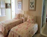 Twin bedroom